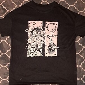 SHEIN Black Graphic Short Sleeve Tee